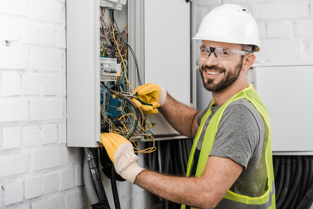 Journeyman Electrician Job Description, Examples & Inspiration